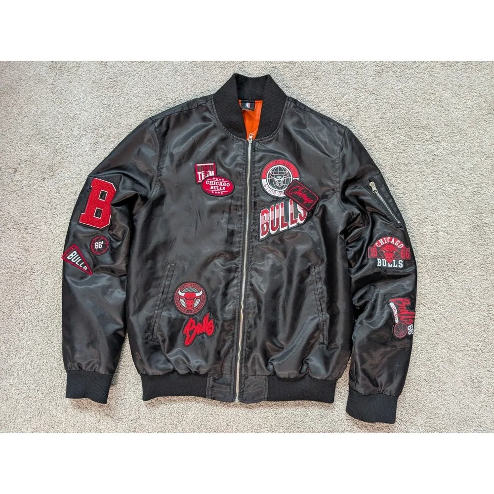 Y2K Style Chicago Bulls UNK NBA Satin Bomber Jacket Mens M Black Patch Full Zip